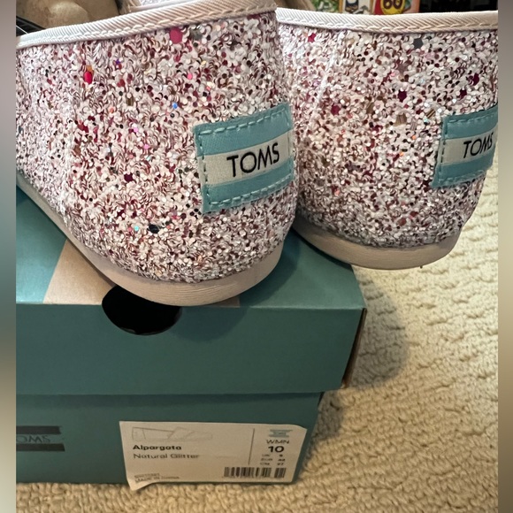 New in box sparklyToms- women’s size 10 - Picture 6 of 7